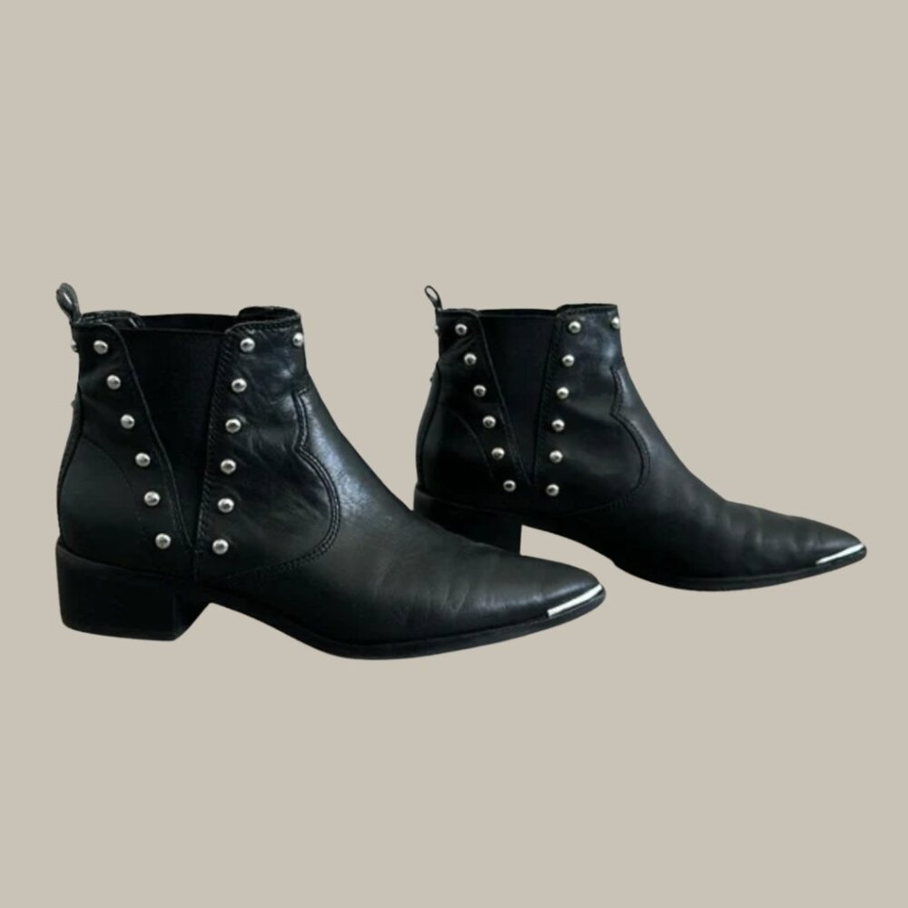 Marc Fisher LTD Yentia Studded Leather Chelsea‎ Ankle Boots | Size 9M | Black